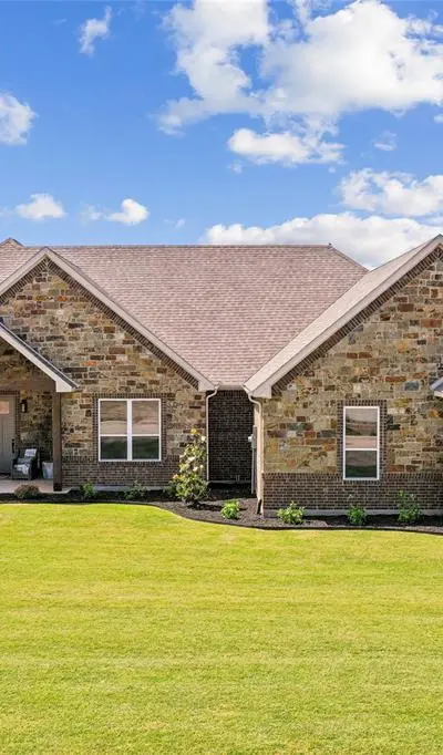 210 Lakecrest Drive, Muenster TX 76252 - Photo 2