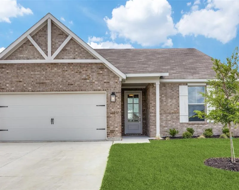 500 Lakeway Lane, Justin TX 76247