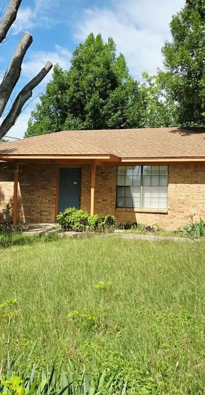 722 S Church Street, Pilot Point TX 76258 - Photo 2