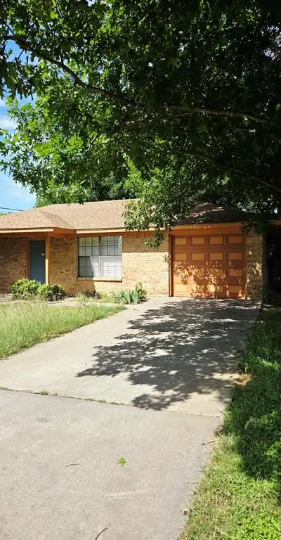 722 S Church Street, Pilot Point TX 76258 - Photo 3