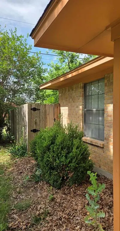 722 S Church Street, Pilot Point TX 76258 - Photo 4