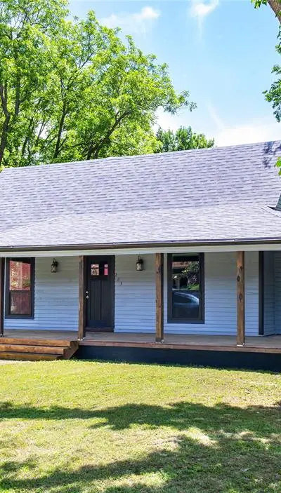 223 E Shreveport Street, Van Alstyne TX 75495 - Photo 3