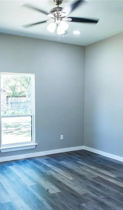 223 E Shreveport Street, Van Alstyne TX 75495 - Photo 5