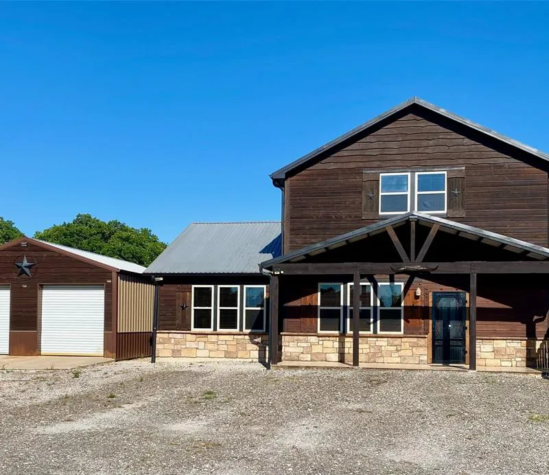 405 County Road 1264, Whitesboro TX 76273
