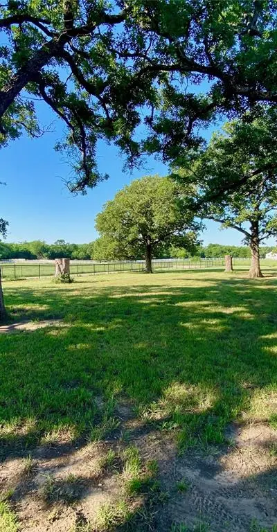 405 County Road 1264, Whitesboro TX 76273 - Photo 4