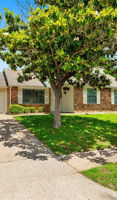 3816 Bee Tree Lane, Fort Worth TX 76133 - Photo 2