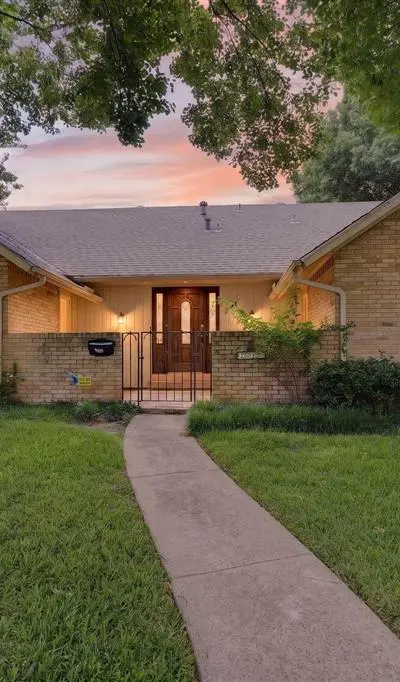 4037 Treeline Drive, Dallas TX 75224 - Photo 2