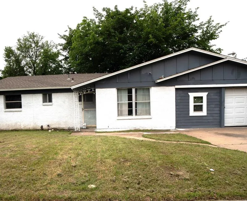 5736 Shipp Drive, Watauga TX 76148