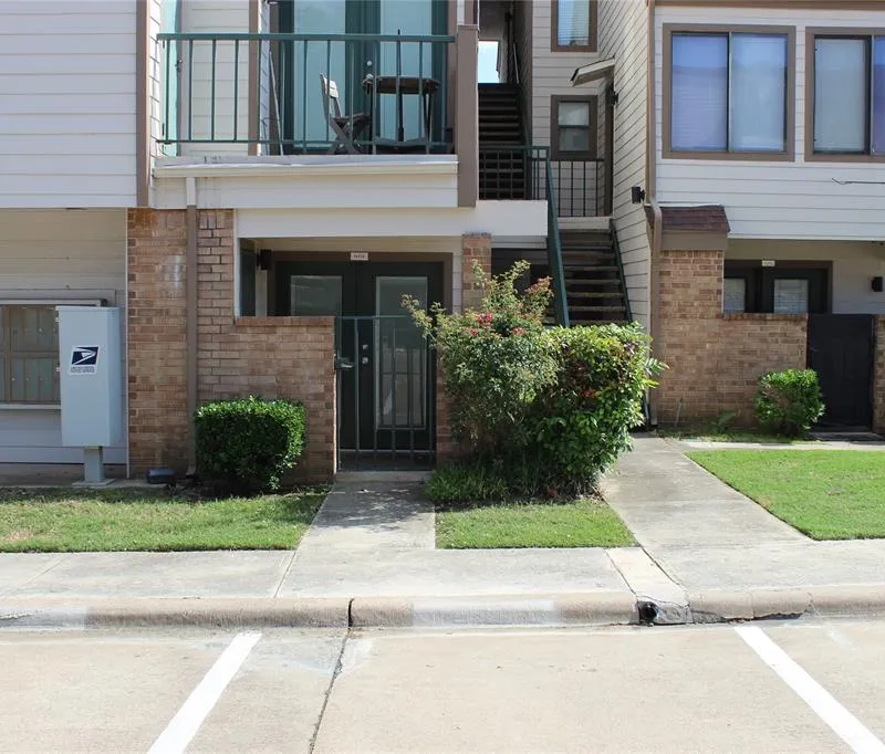 2300 Bamboo Drive # N114, Arlington TX 76006