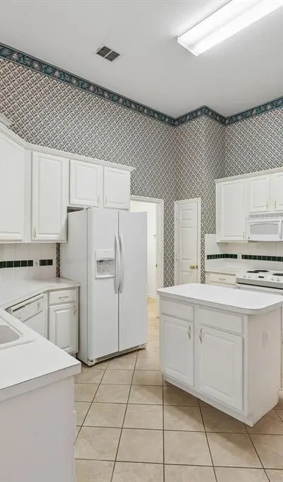 2232 Wembley Wood Lane, Bedford TX 76022 - Photo 5