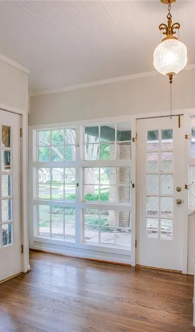 1111 N Winnetka Avenue, Dallas TX 75208 - Photo 2