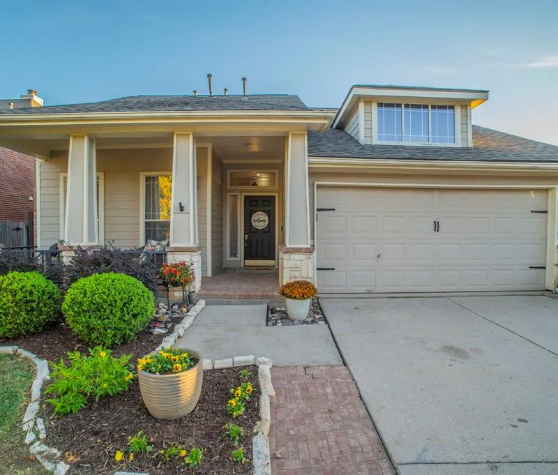1620 Creekside Drive, Corinth TX 76210