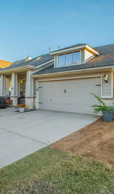 1620 Creekside Drive, Corinth TX 76210 - Photo 2