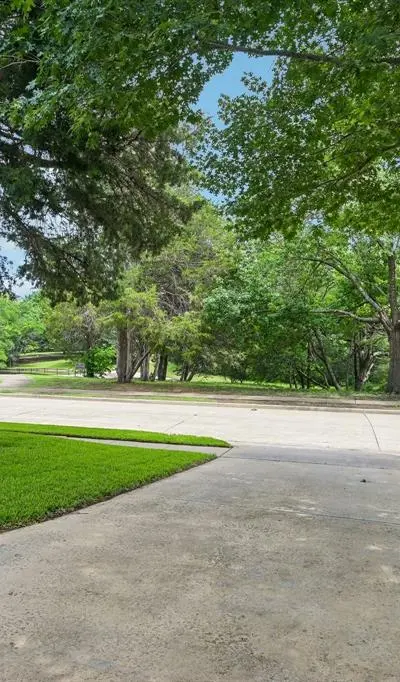 6909 Twin Ponds Drive, Plano TX 75074 - Photo 2