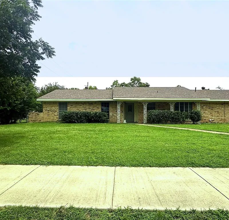 206 N Main Street, Edgewood TX 75117