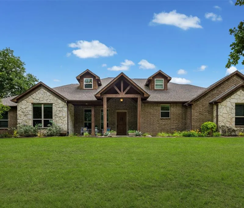 247 River Bend Trail, Combine TX 75159