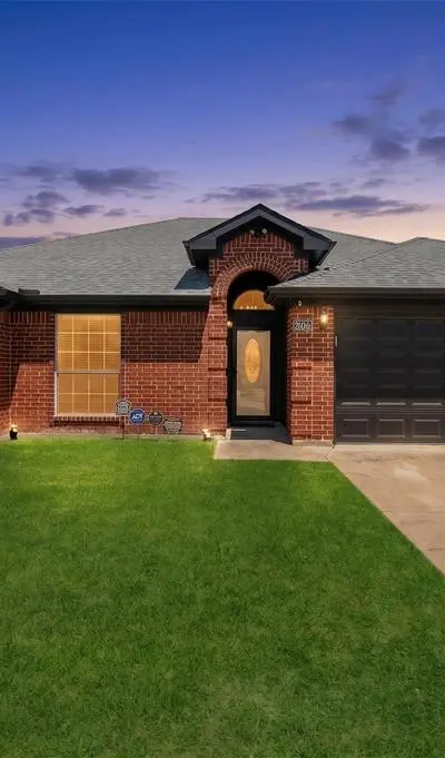 2106 Hickory Wood Trail, Arlington TX 76018