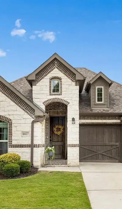 6427 Lake Bluff Drive, Dallas TX 75249 - Photo 2