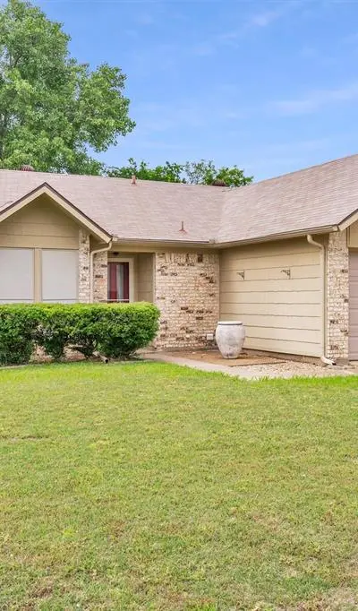 5928 Chisholm Trail, Haltom City TX 76148 - Photo 2