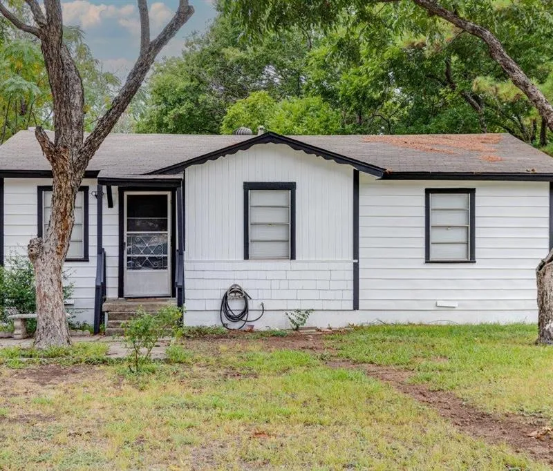 2409 Pecandale Drive, Arlington TX 76013