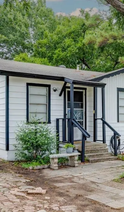 2409 Pecandale Drive, Arlington TX 76013 - Photo 2