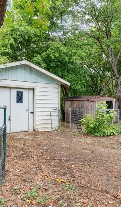 2409 Pecandale Drive, Arlington TX 76013 - Photo 4