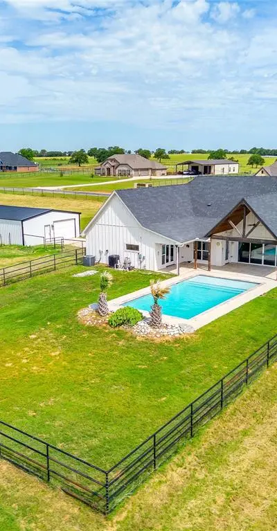 1024 Monarch Court, Poolville TX 76487 - Photo 3
