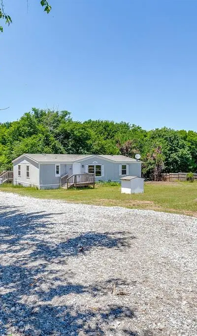 178 Valley Lake Lane, Springtown TX 76082