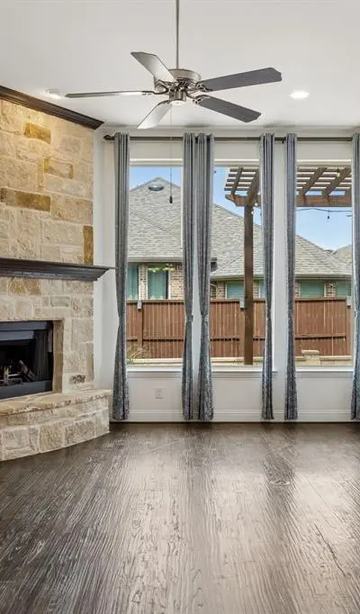404 Warwick Boulevard, Lewisville TX 75056 - Photo 4