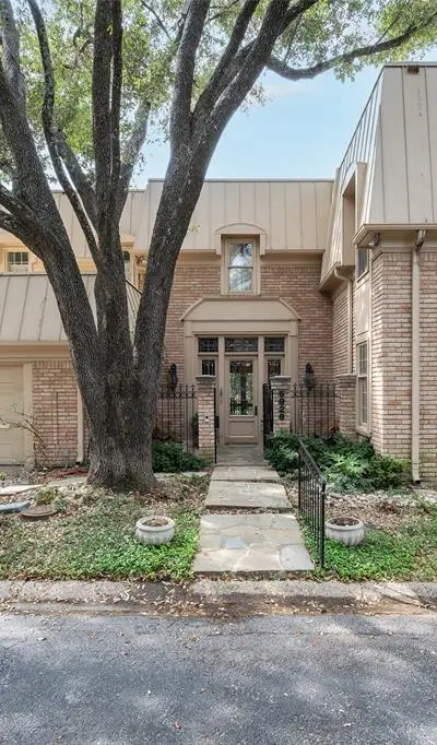 5826 Farquhar Lane, Dallas TX 75209