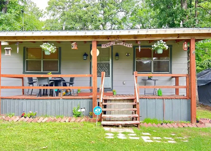 613 Hilltop Drive, Tool TX 75143