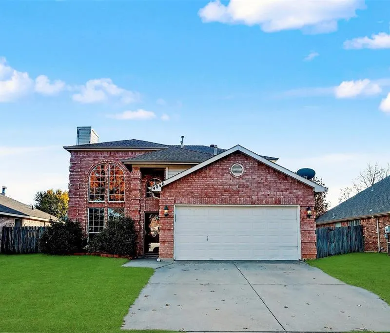 9040 Tyne Trail, Fort Worth TX 76118