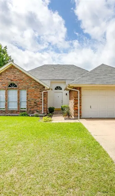 1204 Dogwood Drive, Benbrook TX 76126