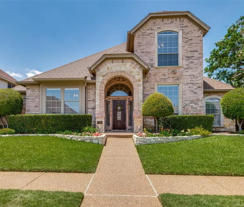 2409 Bedford Circle, Bedford TX 76021