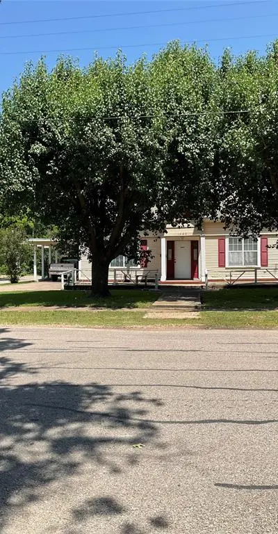 1020 Park Avenue, Bonham TX 75418