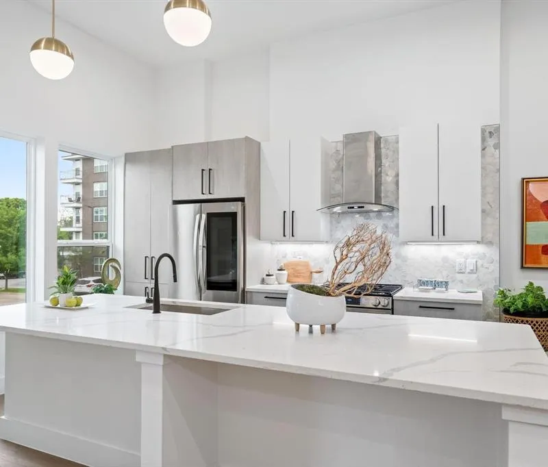 4208 Live Oak Street # 201, Dallas TX 75204