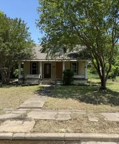 812 W 10th Street, Bonham TX 75418
