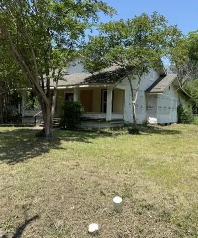 812 W 10th Street, Bonham TX 75418 - Photo 2