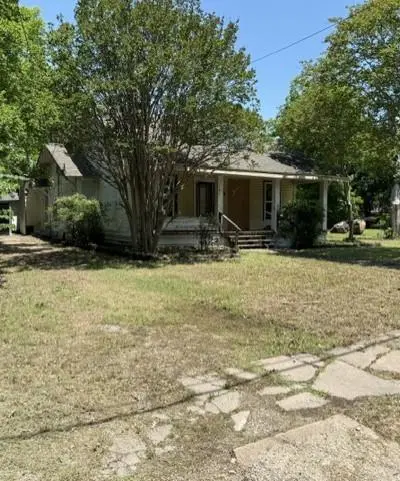 812 W 10th Street, Bonham TX 75418 - Photo 3