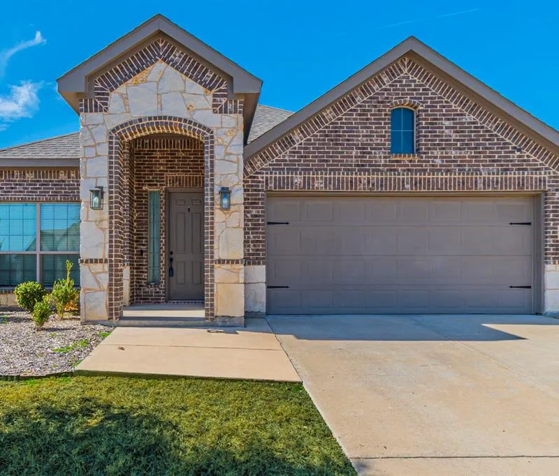 1901 Maplewood Drive, Glenn Heights TX 75154