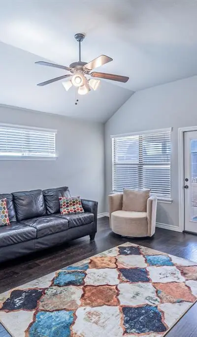 1901 Maplewood Drive, Glenn Heights TX 75154 - Photo 2