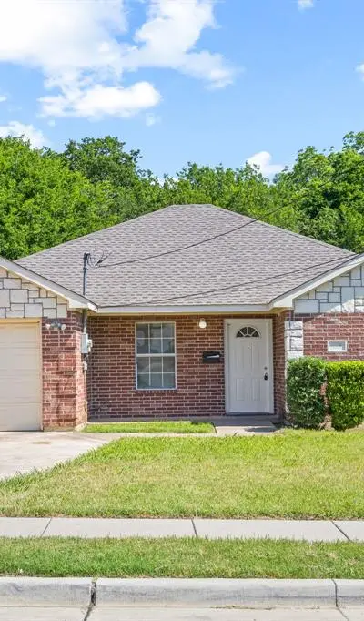 2206 Spikes Street, Grand Prairie TX 75051 - Photo 2