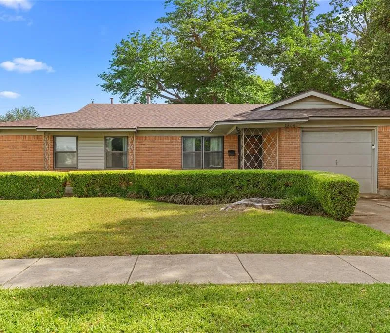2806 Maple Drive, Garland TX 75042