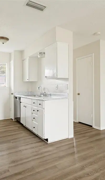714 Shorecrest Drive, Garland TX 75040 - Photo 2