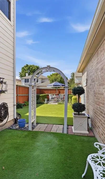 2133 Broadstone Drive, Plano TX 75025 - Photo 4