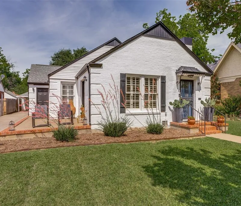 2316 Tremont Avenue, Fort Worth TX 76107