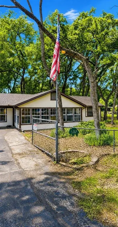 3917 Hidden Lake Court, Alvarado TX 76009