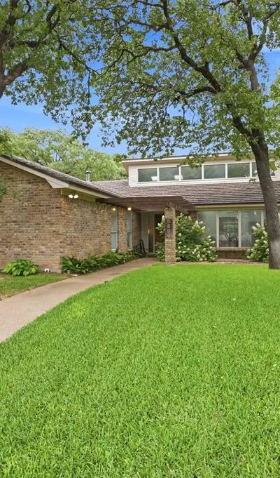 5800 Thoreau Lane, Arlington TX 76016 - Photo 3