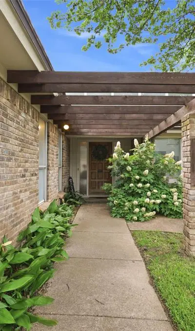 5800 Thoreau Lane, Arlington TX 76016 - Photo 4