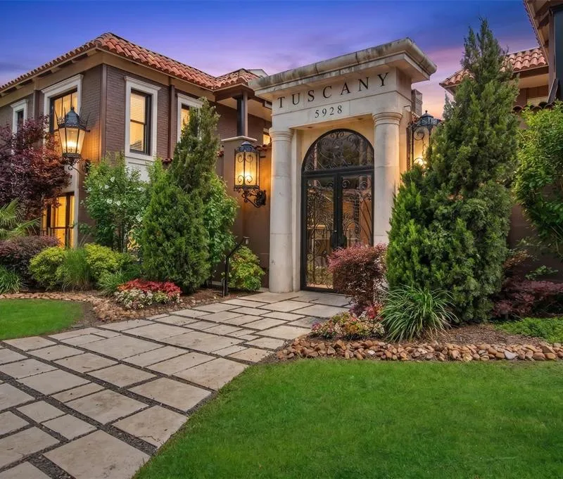 5928 Sandhurst Lane # 127, Dallas TX 75206